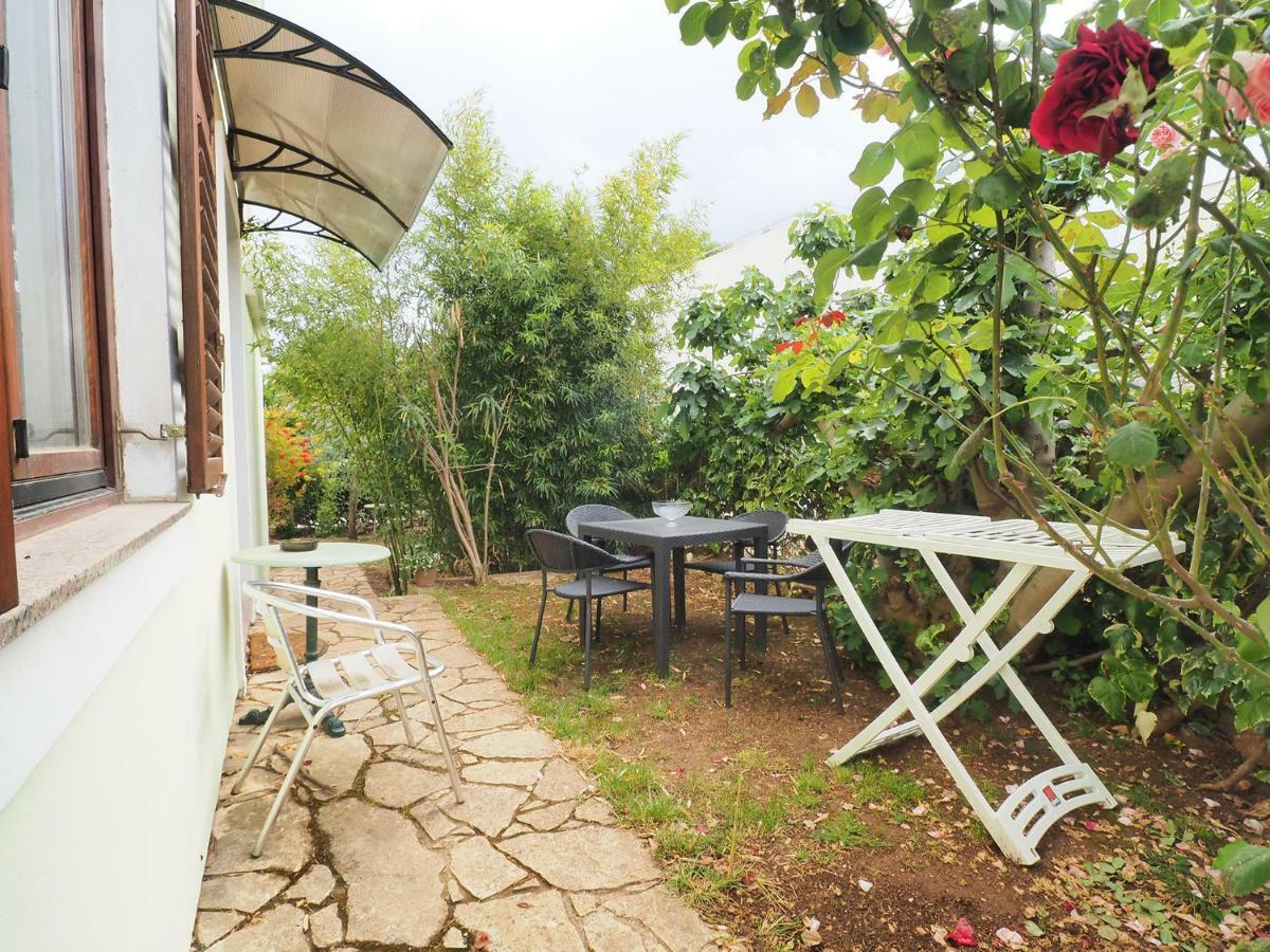 Dea Apartments Pola Esterno foto